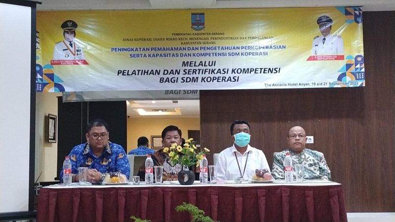 Dinas Koperasi bekerja sama dengan KPP Pratama Serang Timur memberikan pelatihan perpajakan kepada pengurus koperasi. (Istimewa)