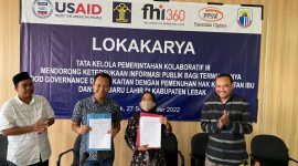 Ketua Pokja Wartawan Harian dan Elektronik Kabupaten Lebak, Mastur Huda (kedua kiri) dan Ketua PPSW Pasundan Digdaya, Viva Saptani Ratu (kedua kanan) saat foto bersama usai menandatangani nota kesepahaman. (Istimewa)