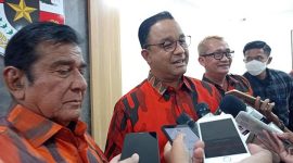 Gubernur DKI Jakarta, Anies Baswedan saat memberikan keterangan pers usai meresmikan kantor baru Pemuda Pancasila di Menteng, Jakarta. (FOTO Tempo)
