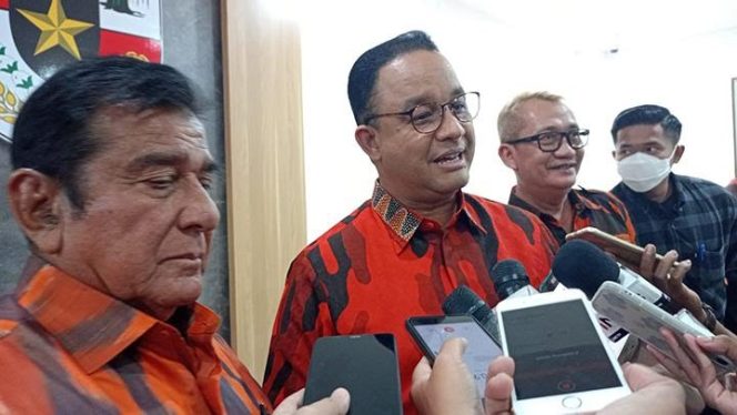 Gubernur DKI Jakarta, Anies Baswedan saat memberikan keterangan pers usai meresmikan kantor baru Pemuda Pancasila di Menteng, Jakarta. (FOTO Tempo)