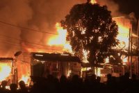 FOTO ILUSTRASI kebakaran. Pondok Pesantren Darul Qoriin Lebak terbakar. Satu Kobong santri ludes. (FOTO Kompas)