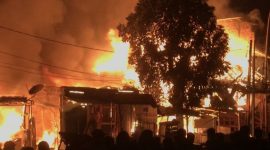 FOTO ILUSTRASI kebakaran. Pondok Pesantren Darul Qoriin Lebak terbakar. Satu Kobong santri ludes. (FOTO Kompas)