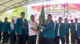 Deden M Fatih saat dilantik menjadi ketua PGMI Banten. Dia bertekad menjadi PGMI sebagai organisasi yang solid dan eksis. (Istimewa)