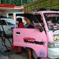 Salah satu pengguna kendaraan bermotor saat antri BBM di SPBU Mandala. (Dailyhits/Jalu)