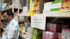 FOTO ILUSTRASI obat yang berada di apotek Lebak. Tiga jenis obat berdasarkan rilis BPOM dan Kemenkes dilarang beredar karena mengandung EG dan DEG di atas ambang batas. (Istimewa)