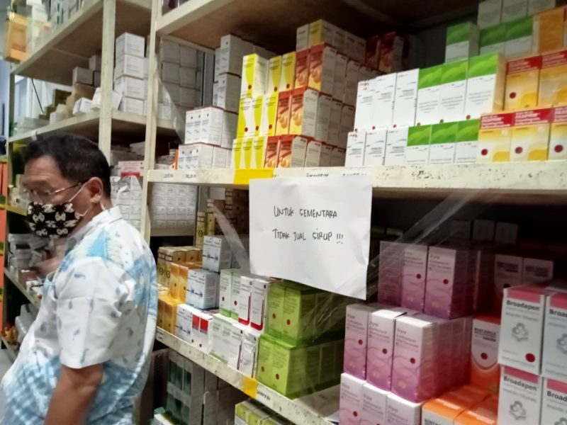 FOTO ILUSTRASI obat yang berada di apotek Lebak. Tiga jenis obat berdasarkan rilis BPOM dan Kemenkes dilarang beredar karena mengandung EG dan DEG di atas ambang batas. (Istimewa)