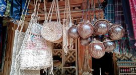 Salahs satu seni kriya di Kabupaten Lebak. Pemerintah menetapkan kriya dan kuliner UMKM menjadi andalan masyarakat Kabupaten Lebak dalam meningkatkan perekonomian. (Istimewa)
