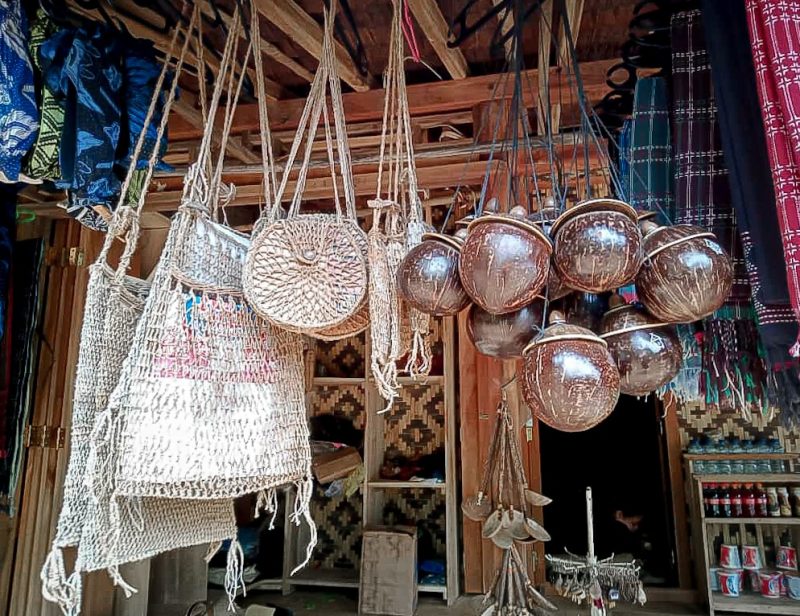 Salahs satu seni kriya di Kabupaten Lebak. Pemerintah menetapkan kriya dan kuliner UMKM menjadi andalan masyarakat Kabupaten Lebak dalam meningkatkan perekonomian. (Istimewa)