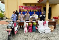 Kapolres Cilegon, AKBP Eko Tjahyo Untoro saat ungkap kasus pengoplosan gas subsidi di Polsek Ciwandan. (Istimewa)