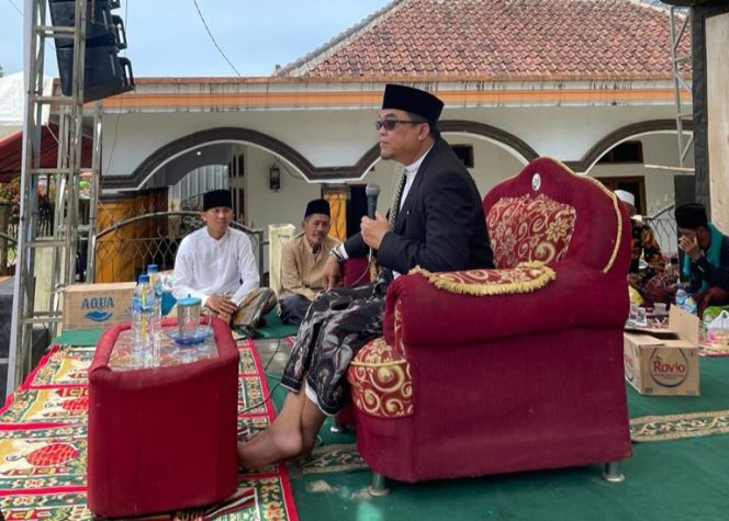 Anggota DPRD Banten, Iip Makmur kebanjiran job manggung memperingati Maulid Nabi Muhammad SAW. (Istimewa)