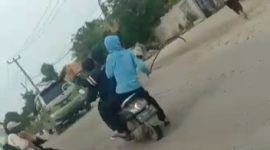 Sekelompok remaja membawa senjata lalu menyatroni warung di Kecamatan Cibadak, Kabupaten Lebak. (FOTO Tangkap Layar Video)