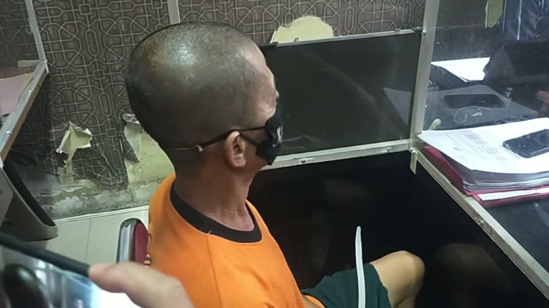 R (53) guru SD asal Kabupaten Lebak tega menggagahi anak kandungnya sendiri. Kabarnya, dia juga diduga tega menggagahi anak sambungnya. (Istimewa)
