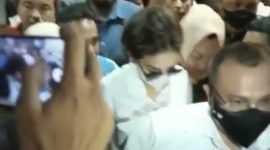 Artis Nikita Mirzani dijebloskan ke penjara. Selama 20 hari dia akan mendekam di Rutan Serang untuk kepentingan penyidikan. (FOTO Tangkap Layar Video)
