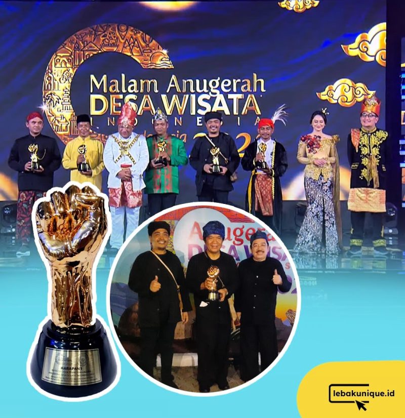 Kepala Dinas Pariwisata Kabupaten Lebak, Imam Rismahayadin saat menerima penghargaan ADWI 2022 Saba Budaya Baduy kategori Daya Tarik Pengunjung. (Dok. Disbudpar)