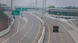 FOTO ILUSTRASI Jalan Tol Serang - Panimbang. Tol yang ditargetkan tuntas 2024 ini dipercaya akan mendongkrak kunjungan wisata ke Lebak dan Pandeglang termasuk salah satu wisata 'Bali Baru' Tanjung Lesung. (FOTO Kompas)
