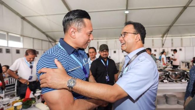 Anies Baswedan - Agus Harimurti Yudhoyono (AHY) dalam sebuah acara. Hasil survei pasangan keduanya menjadi juara di Pulau Jawa. (FOTO Detik)