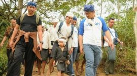 Gubernur Jawa Barat, Ridwan Kamil saat mengunjungi baduy beberapa waktu lalu. (FOTO Detik Travel)