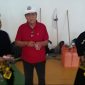 Atlet pencak silat Kabupaten Lebak saat menerima reward usai meraih medali emas di kategori Seni Ganda Putra. (Istimewa)