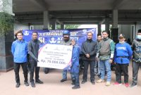 Ketua KORPRI Kabupaten Lebak, Budi Santoso saat menyerahkan CSR Klinik Agara Medika kepada pemerintah daerah yang diterima Bupati Lebak Iti Octavia Jayabaya. (Istimewa)