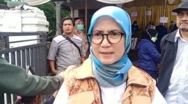 FOTO ILUSTRASI. Bupati Lebak, Iti Octavia Jayabaya usai meninjau pelaksanaan Pilkades di Kecamatan Cibadak. (Istimewa)