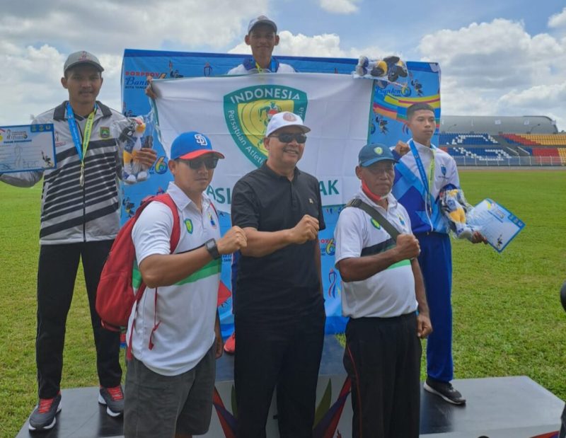 Tim atletik kelas lompat jauh berhasil meraih medali emas di Porprov VI Banten. (istimewa)