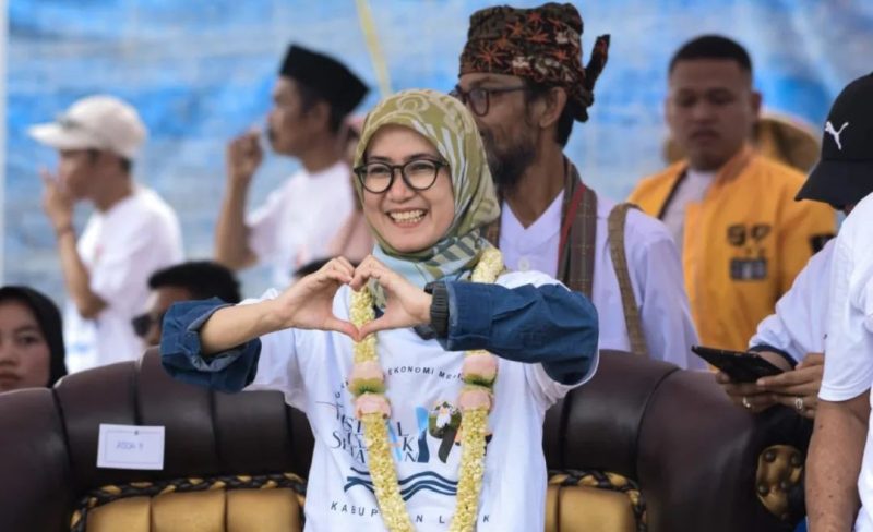 FOTO ILUSTRASI. Bupati Lebak, Iti Octavia Jayabaya saat hadir dalam acara Festival Lebak Selatan. (istimewa)