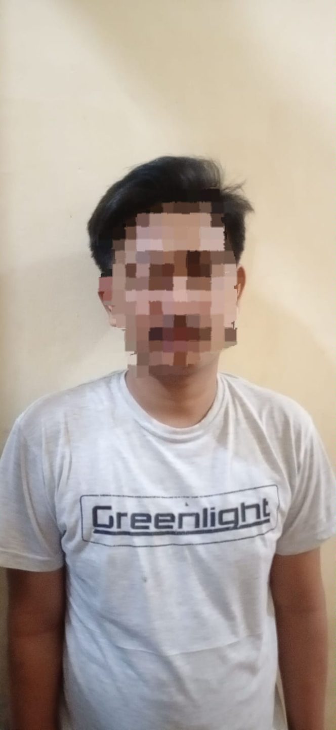 AN (25) mucikari di Kabupaten Lebak diamankan pihak kepolisian. Dia biasa memasarkan wanita tuna susila dengan tarif Rp550 ribu sekali kencan. (Istimewa)