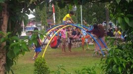 FOTO ILUSTRASI. Sejumlah anak di Nunukan menikmati wahana permainan di ruang terbuka Alun-alun Nunukan. Tahun 2017 kasus kekerasan seksual pada anak di Kabupaten Nunukan masih tinggi. (KOMPAS.com/SUKOCO)