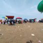 Sampah berserakan di area Pantai Bagedur Lebak. (istimewa)