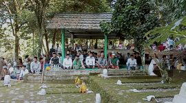 Warga Desa Paja, Kecamatan Sajira, Kabupaten Lebak saat menggelar acara ngembang. (Istimewa)