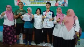 Pelajar SMAN 3 Rangkasbitung saat berhasil meraih medali emas. (Istimewa)