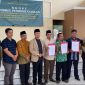 Kepala Kanwil Kemenag Banten, Nanang Fatchurohman (Jas krem) saat foto bersama usai menyaksikan penandatanganan pakta integritas. (Istimewa)