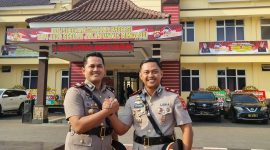 Kasatreskrim Polres Lebak, AKP Wisnu Adicahya (kiri) saat serah terima jabatan. (Istimewa)