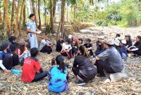 Pegawai Jasa Raharja Banten, Wildan Hidayatullah saat memberikan materi kepada mahasiswa UMN. (Istimewa)