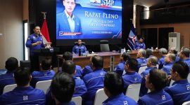 AHY saat memimpin rapat pleno 