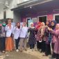 Kepala Dinkes Banten, Ati Pramudji Hastuti (tengah)