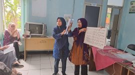 Tim FKM UI saat memberikan penguatan kapasitas kepada kader posyandu di Kecamatan Kalanganyar dalam upaya pencegahan dan penanganan stunting. (Istimewa)