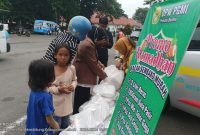 PGMI Banten menggelar bazar sembako murah di Alun - alun Rangkasbitung. (Istimewa)