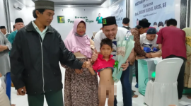 Caleg DPRD Lebak terpilih Regen Abdul Aris menggelar khitanan massal bagi warga tidak mampu. (Istimewa)