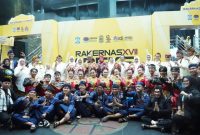 Helldy Agustian (tengah) saat foto bersama dalam acara. (Istimewa)