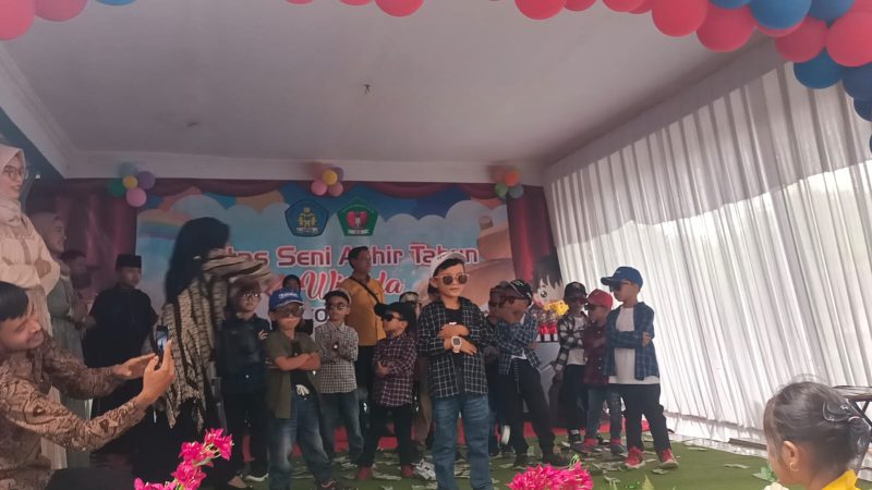 Kemeriahan wisuda pelajar yayasan Qolbun Salim. (Istimewa)