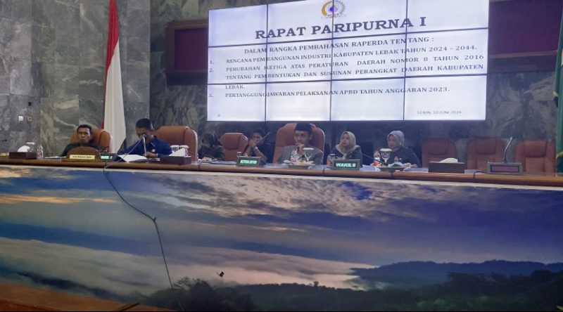 DPRD Lebak menggelar rapat paripurna pembahasan 3 Raperda. (DAILYHITS)