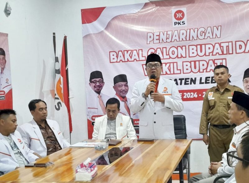 Ketua DPD PKS Lebak, Iip Makmur saat membuka penjaringan bakal calon bupati dan wakil bupati. (Istimewa)