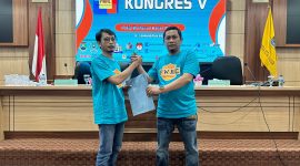 Ardiansyah (kanan) dipercaya menjadi Ketua Pokja Wartawan Harian Cilegon. (Istimewa)