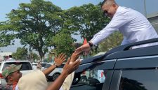Bendahara Umum DPP Gapensi, Moch. Nabil Jayabaya saat menyapa warga. (Istimewa)
