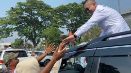 Bendahara Umum DPP Gapensi, Moch. Nabil Jayabaya saat menyapa warga. (Istimewa)