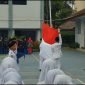 Menteri Pendidikan, Nadiem Makarim saat menjadi pembina upacara di SMAN 1 Rangkasbitung dalam rangka HUT RI ke 79. (Istimewa)