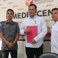Anggota DPRD Lebak, Regen Abdul Aris saat memenuhi panggilan klarifikasi Bawaslu atas dugaan kasus colong start kampanye. (Istimewa)