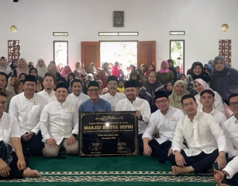Ketua Umum HIPMI, Akbar Himawan Bukhori saat meresmikan masjid Baitul HIPMI di Kabupaten Lebak. (Istimewa)