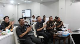Bupati Lebak, Hasbi Jayabaya (tengah) bersama Sekda Lebak, Budi Santoso dan Kepala Kejari Lebak, Devi Freddy Muskita dalam sebuah acara.